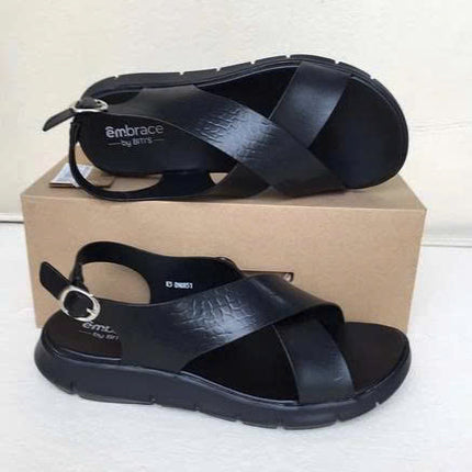 Dép Sandal Biti's Êmbrace Nữ Màu Đen BEW003100DEF