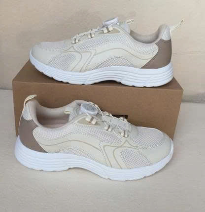 Giày Thể Thao Biti's Bé Gái Mã Sản Phẩm BSG010000KEM ( kem)