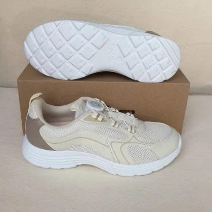 Giày Thể Thao Biti's Bé Gái Mã Sản Phẩm BSG010000KEM ( kem)